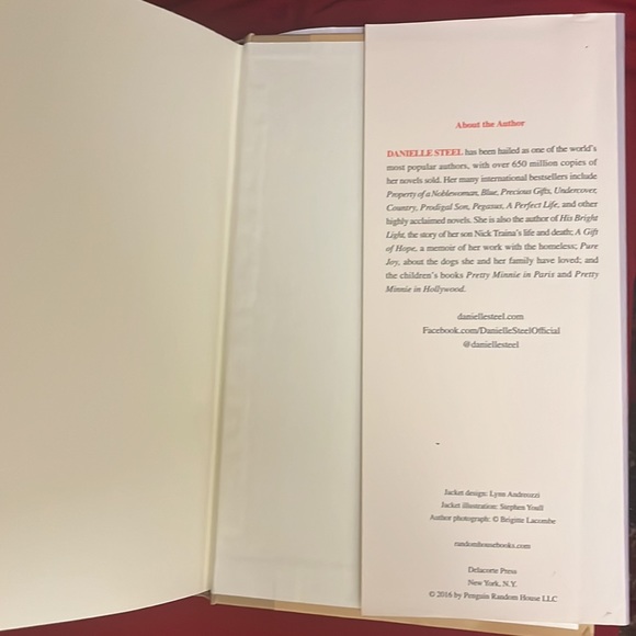 Danielle Steel novel The Apartment
First edition 2016 printing - Picture 5 of 5